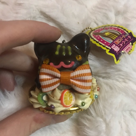 Amuse Cat a La Mode Keychain Desert Chocolate Sauce Cat Japanese - Picture 5 of 8